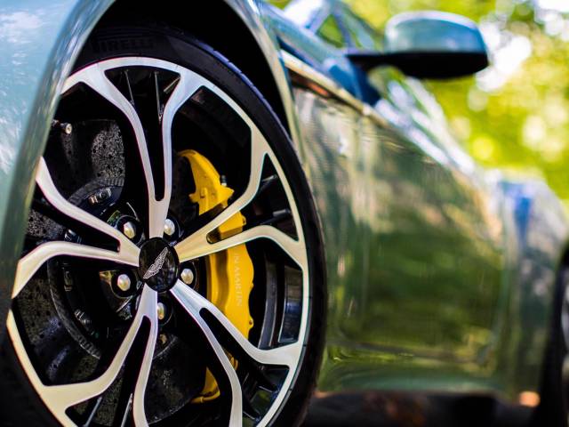 Aston Martin V12 Zagato