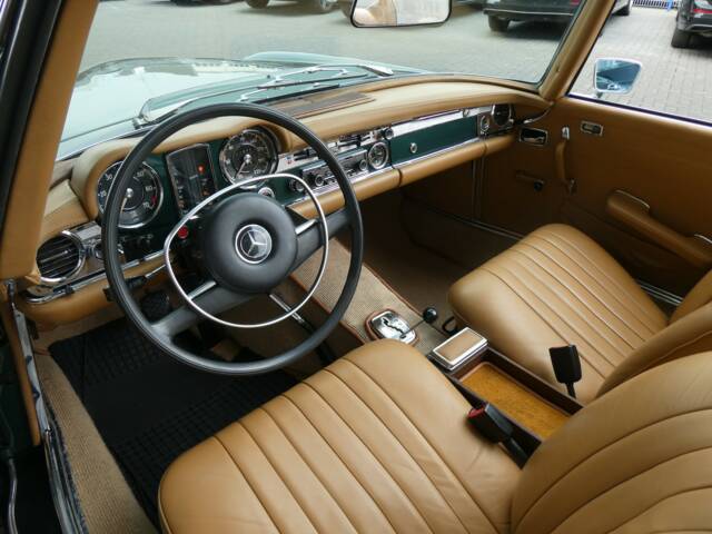 Mercedes-Benz 280 SL