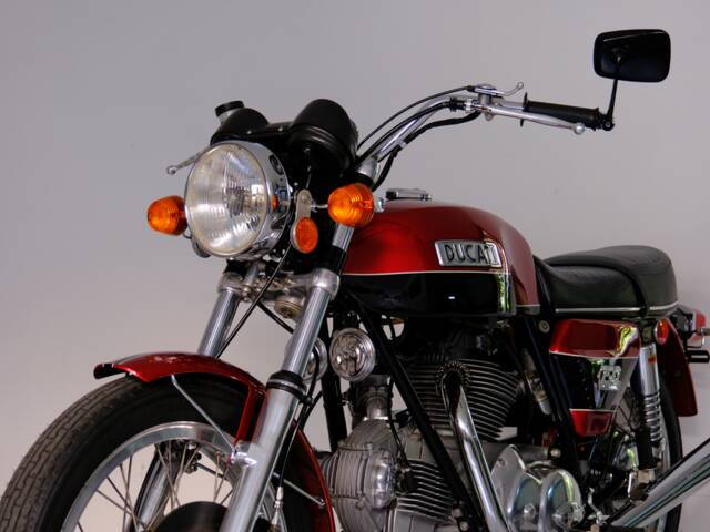 Ducati 750 GT