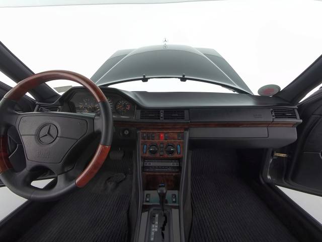 Mercedes-Benz 300 TE 24V