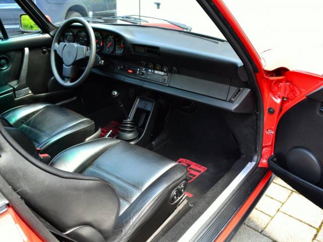 Porsche 911 Carrera 3.2