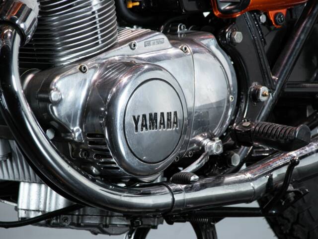 Yamaha TX 750
