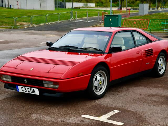 Image 1/14 de Ferrari Mondial T (1990)
