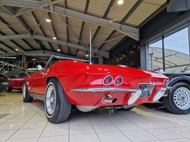 Image 1/30 of Chevrolet Corvette Sting Ray Convertible (1963)