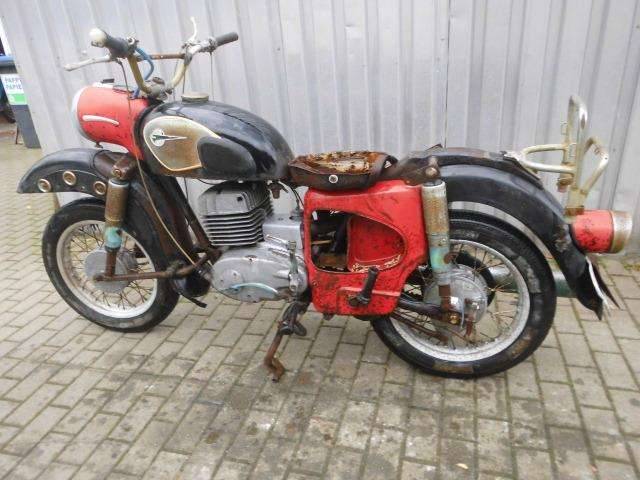 Bild 1/13 von MZ DUMMY (1961)