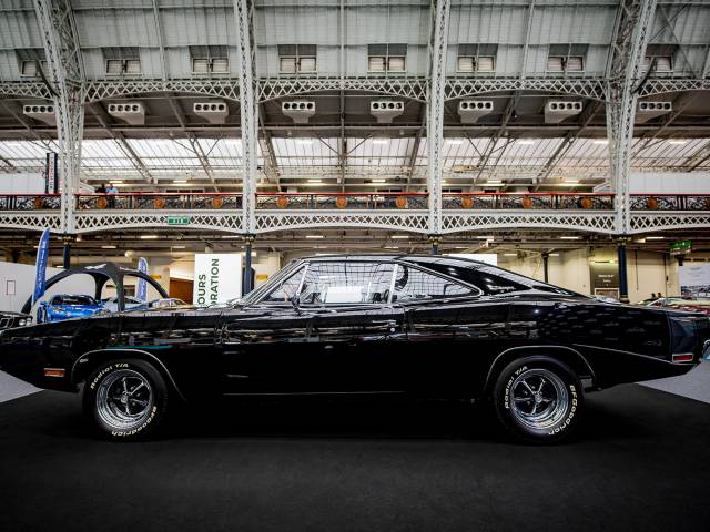 Dodge Charger 318