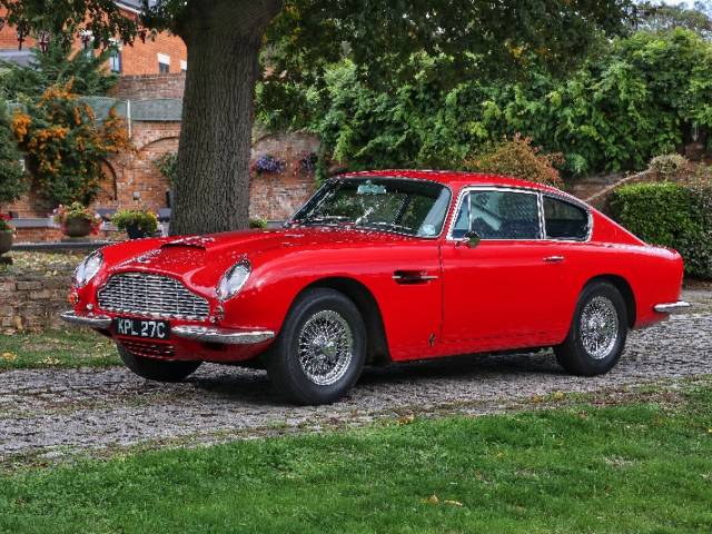 Aston Martin DB 6 Vantage