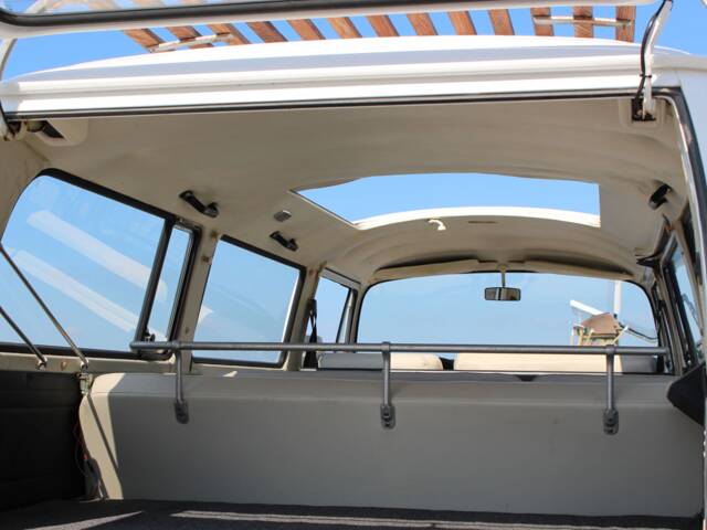 Volkswagen T2a minibus L