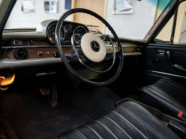 Mercedes-Benz 250 S