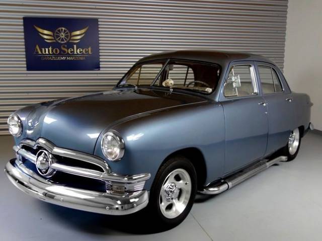 Image 1/9 of Ford Custom DeLuxe (1950)