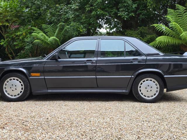 Mercedes-Benz 190 E 2.3-16