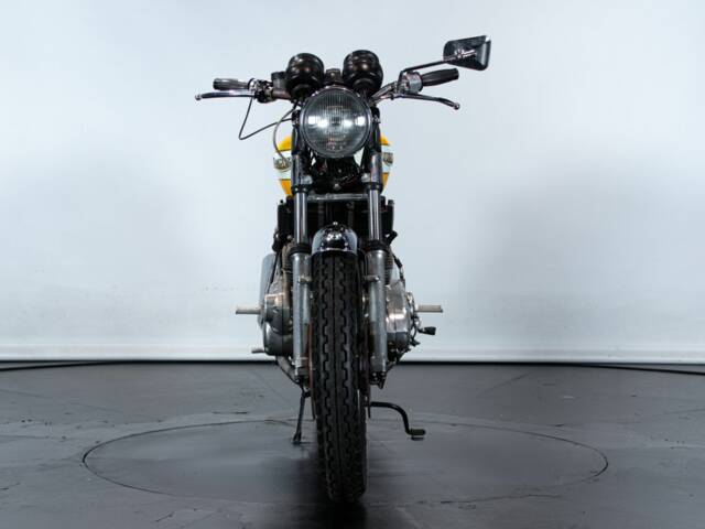 Triumph T 160 Trident