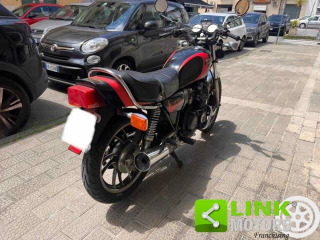 Yamaha XJ 550
