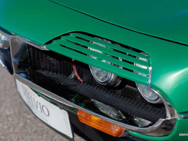 Alfa Romeo Montreal