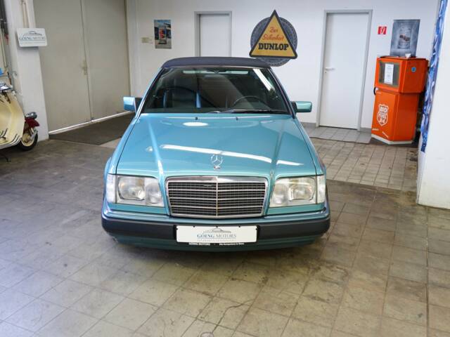 Mercedes-Benz 300 CE-24