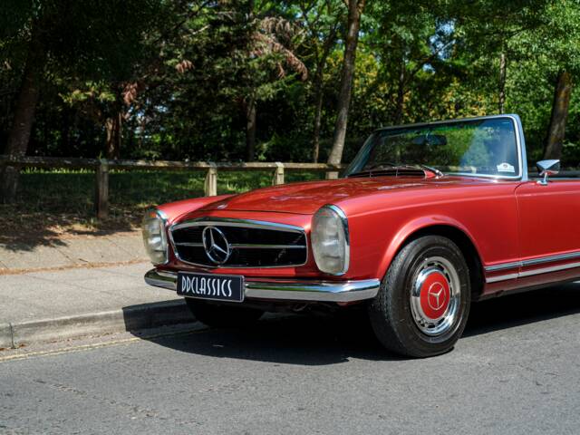 Mercedes-Benz 280 SL
