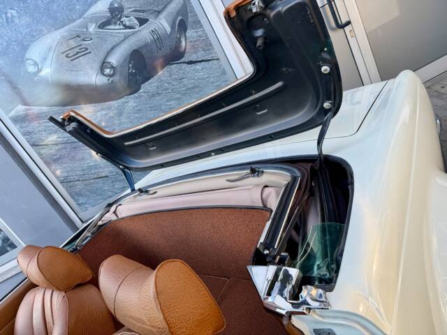 Mercedes-Benz 280 SL