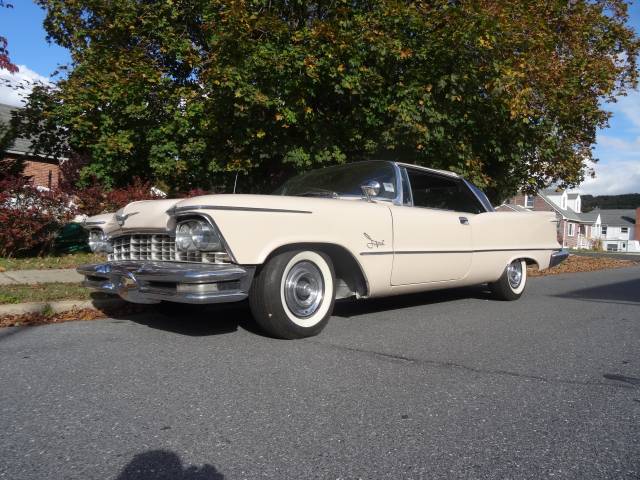 Image 1/8 of Imperial Custom Coupé (1957)