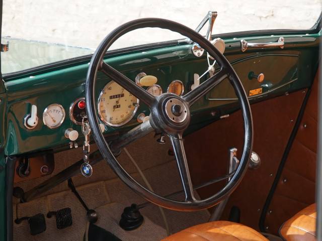 BMW 329