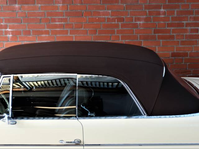 Mercedes-Benz 300 SE