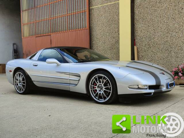 Image 1/10 of Chevrolet Corvette (2000)