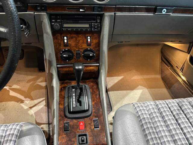 Mercedes-Benz 280 SL
