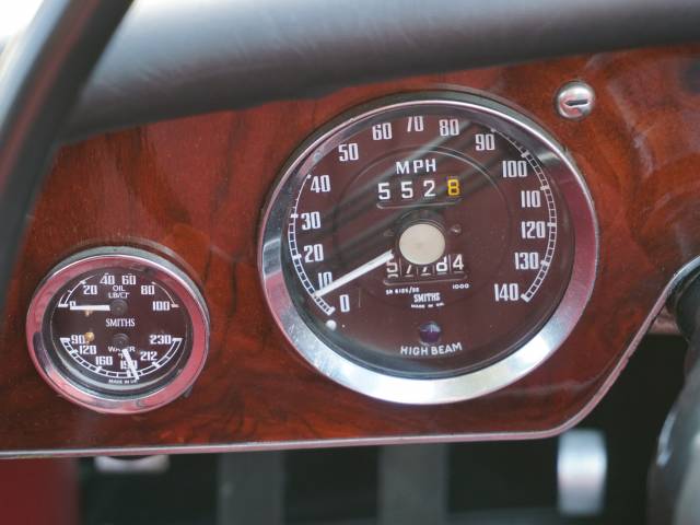 Austin-Healey 3000 Mk III (BJ8)