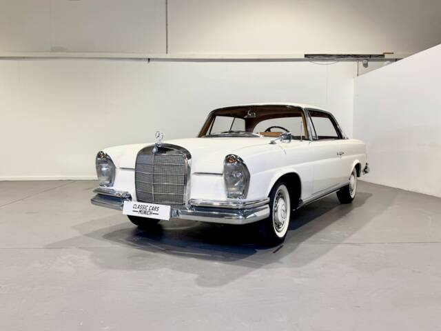 Mercedes-Benz 220 SE b