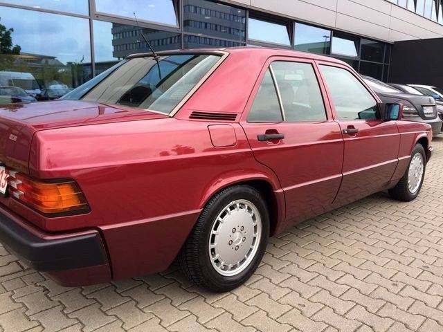 Mercedes-Benz 190 E 2.6