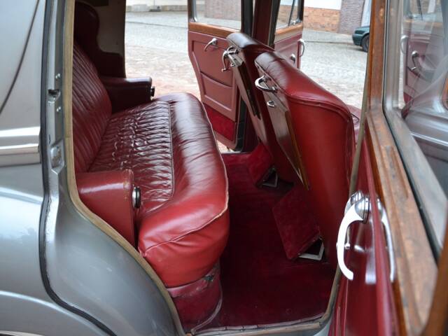Bentley R-Type