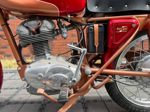 Ducati 200 Elite