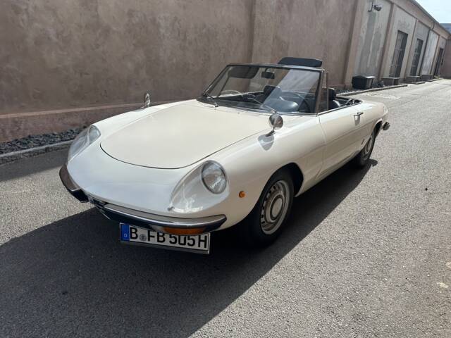 Image 1/63 of Alfa Romeo Spider 1300 Junior (1970)
