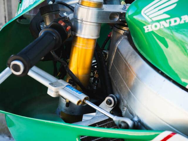 Honda VFR 750R RC36