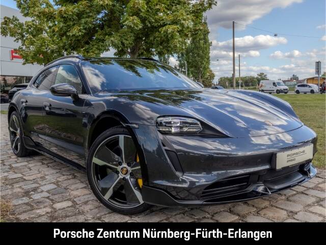 Porsche Taycan Turbo S Cross Turismo