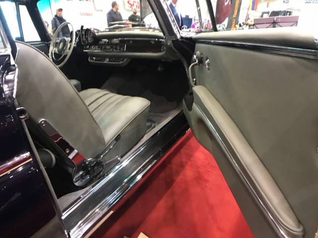 Mercedes-Benz 300 SE