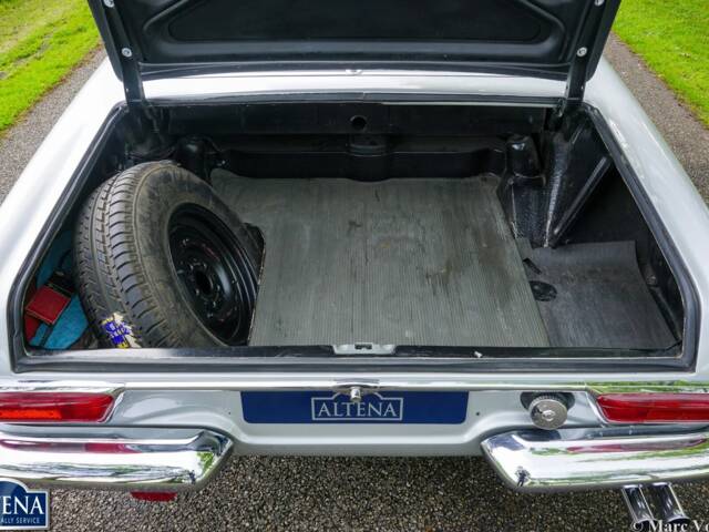 Mercedes-Benz 230 SL