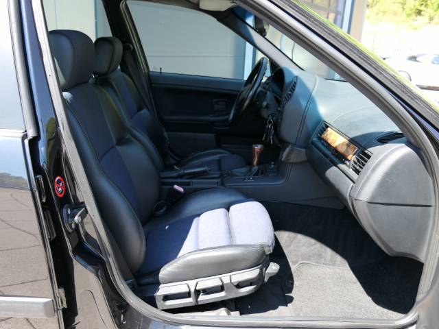 BMW 328i