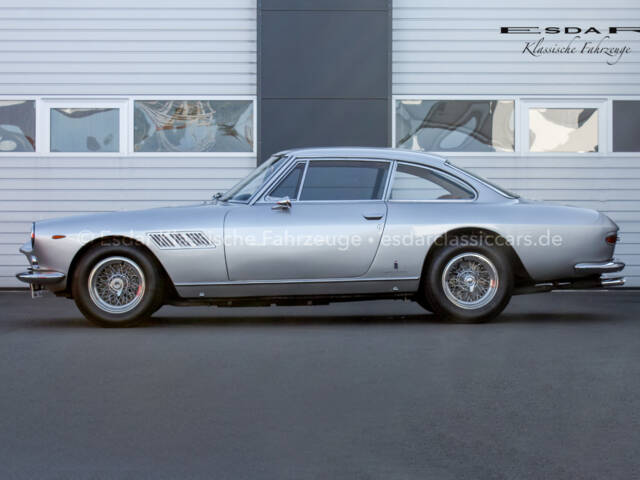 Ferrari 330 GT 2+2