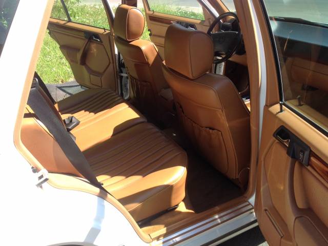 Mercedes-Benz E 320 T - Mercedes-Benz 320 T