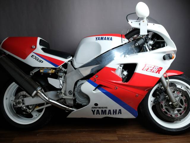 Yamaha FZR 750 R