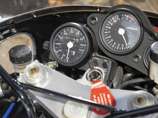 Honda VFR 750R RC 30