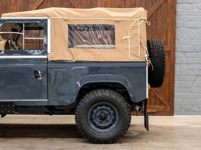 Land Rover Defender 90
