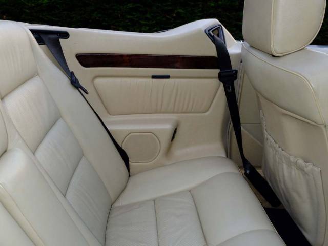 Mercedes-Benz 320 CE