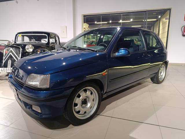 Afbeelding 1/10 van Renault Clio I 1.8 16V (1991)