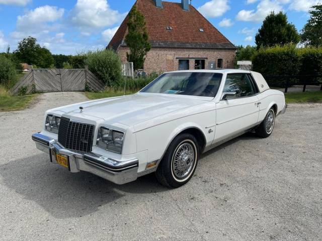 Imagen 1/9 de Buick Riviera Coupe (1983)