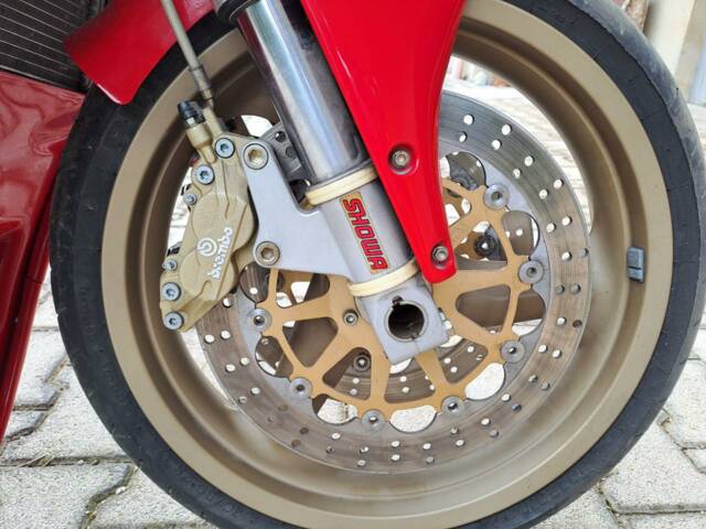Ducati 748 S