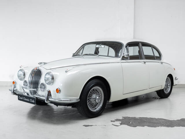 Image 1/38 of Jaguar 340 (1968)