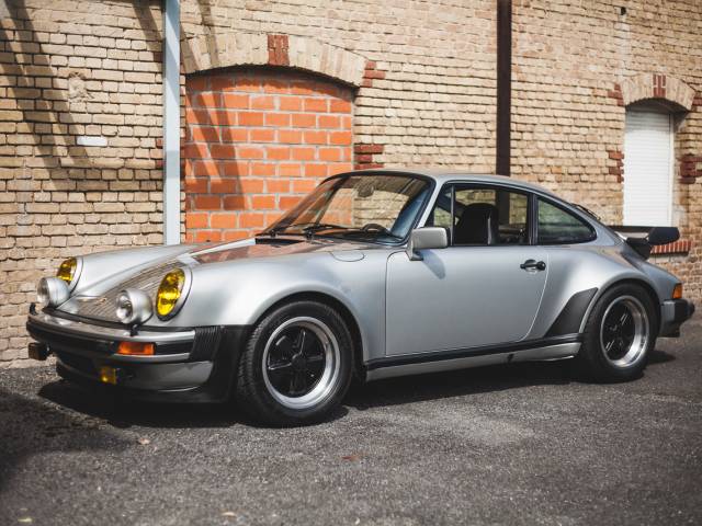 Porsche 911 Turbo 3.3