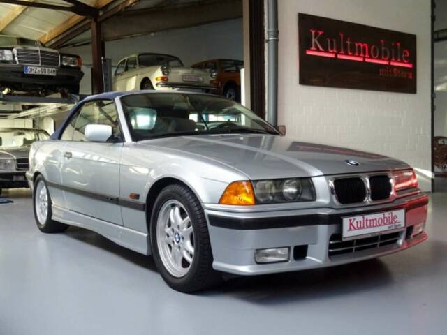 Afbeelding 1/13 van BMW 318i (1996)