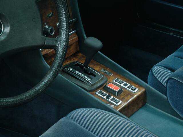 Mercedes-Benz 500 SLC